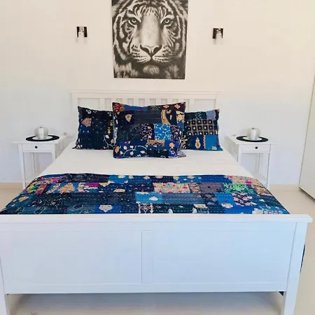1-bed Close To Town Centre Apartment *