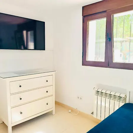 1-bed Close To Town Centre *