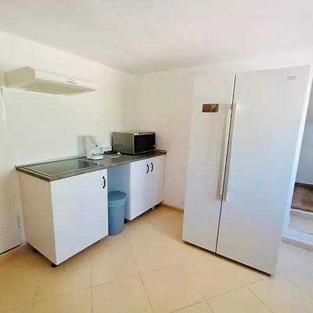 1-bed Close To Town Centre *